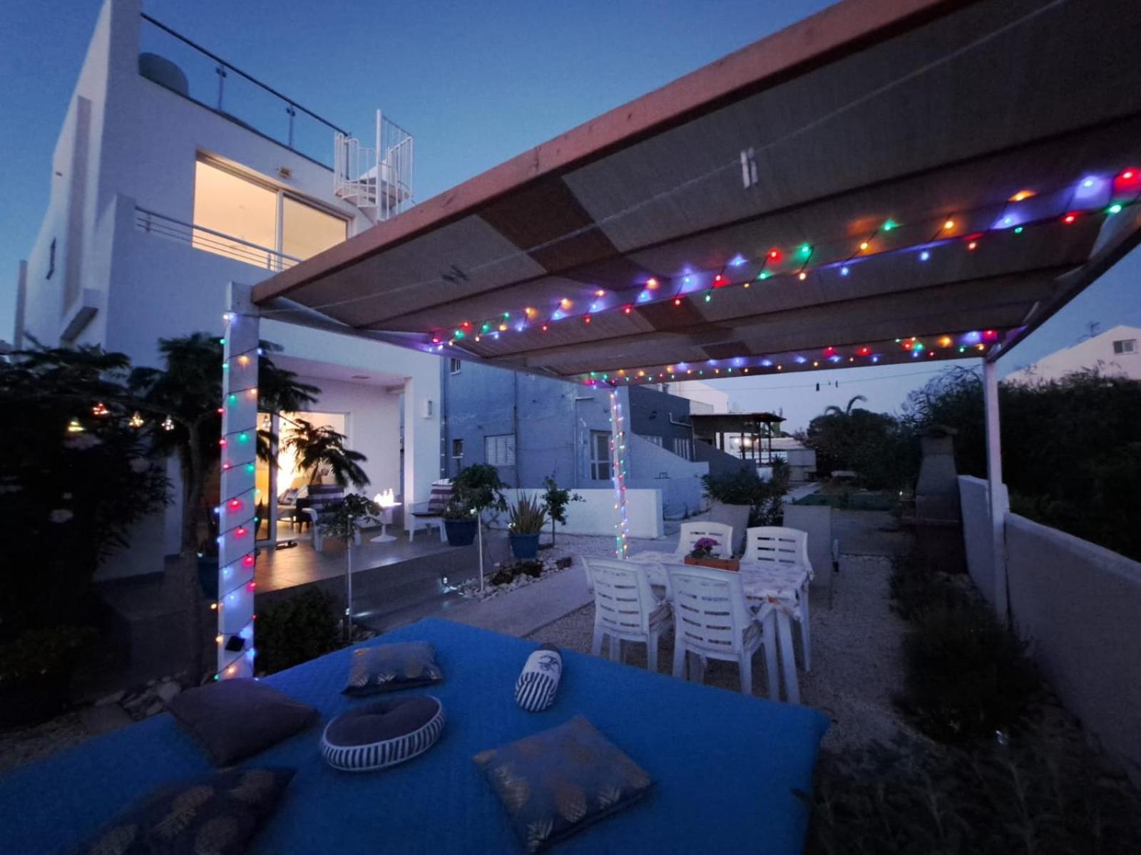 Cozy Beach House Перволия Экстерьер фото