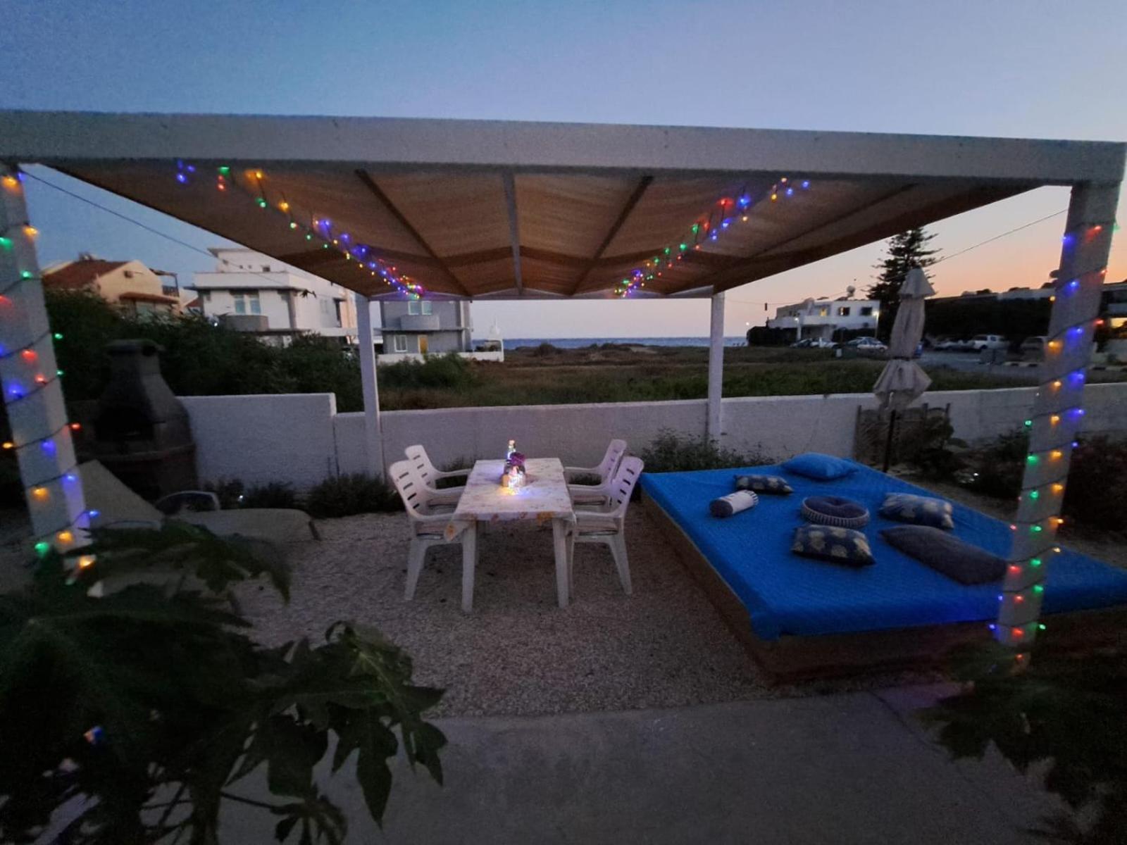 Cozy Beach House Перволия Экстерьер фото