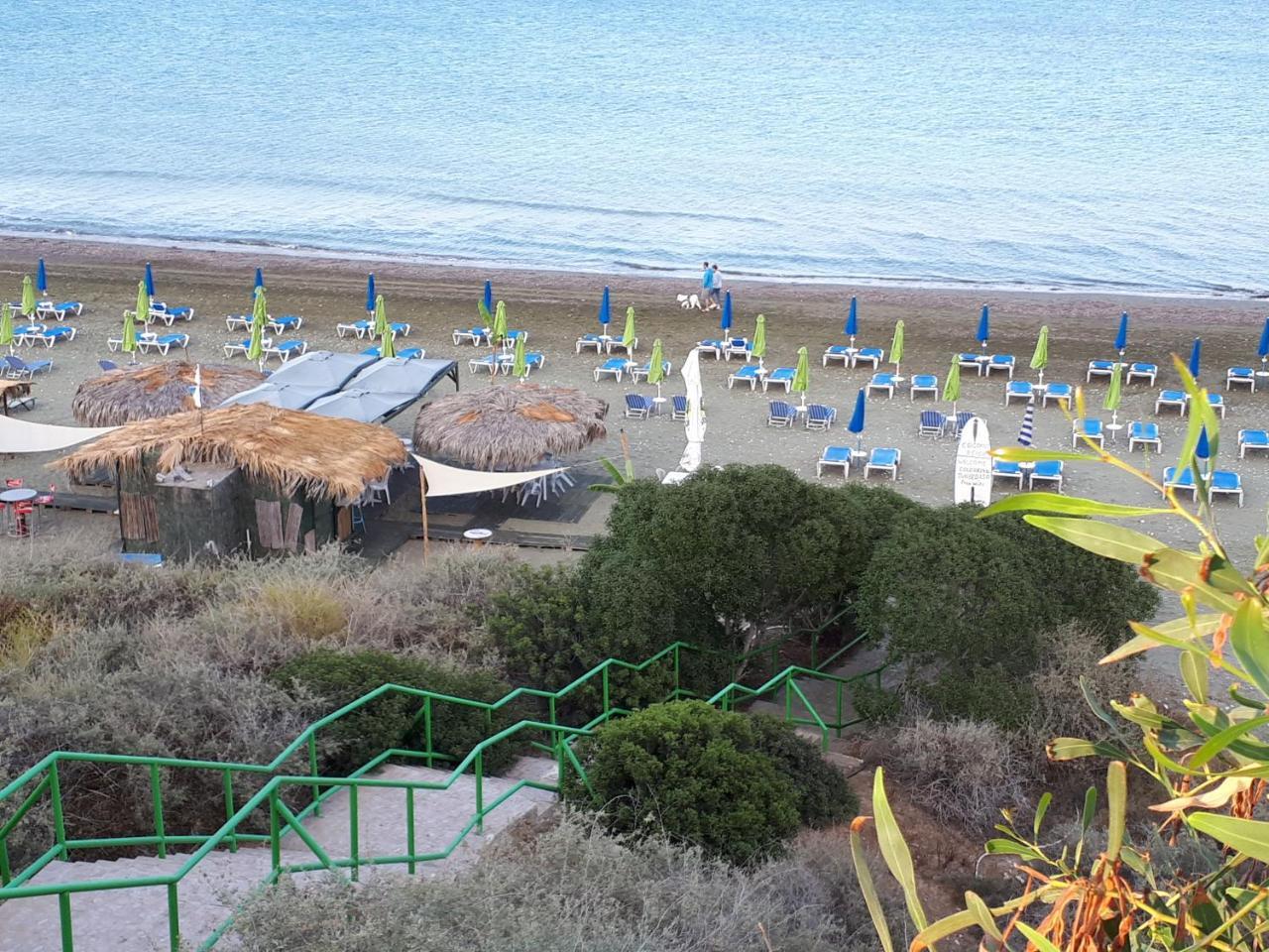 Cozy Beach House Перволия Экстерьер фото